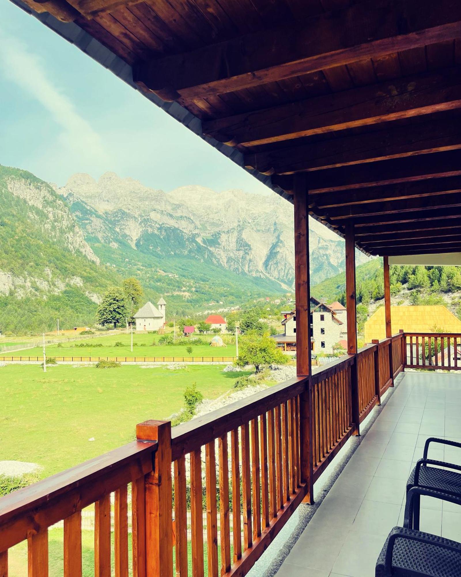Hotel Thethi View